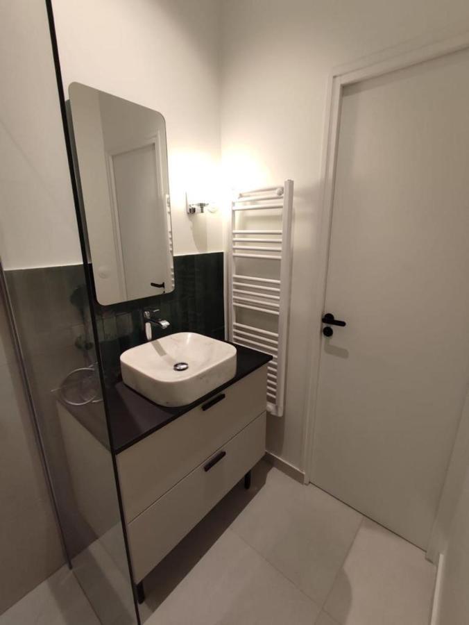 Suite Confortable Sur Le Canal Saint-Martin / Republique Parijs Buitenkant foto