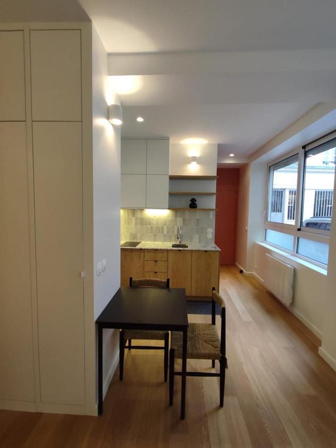 Suite Confortable Sur Le Canal Saint-Martin / Republique Parijs Buitenkant foto