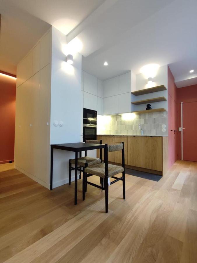 Suite Confortable Sur Le Canal Saint-Martin / Republique Parijs Buitenkant foto